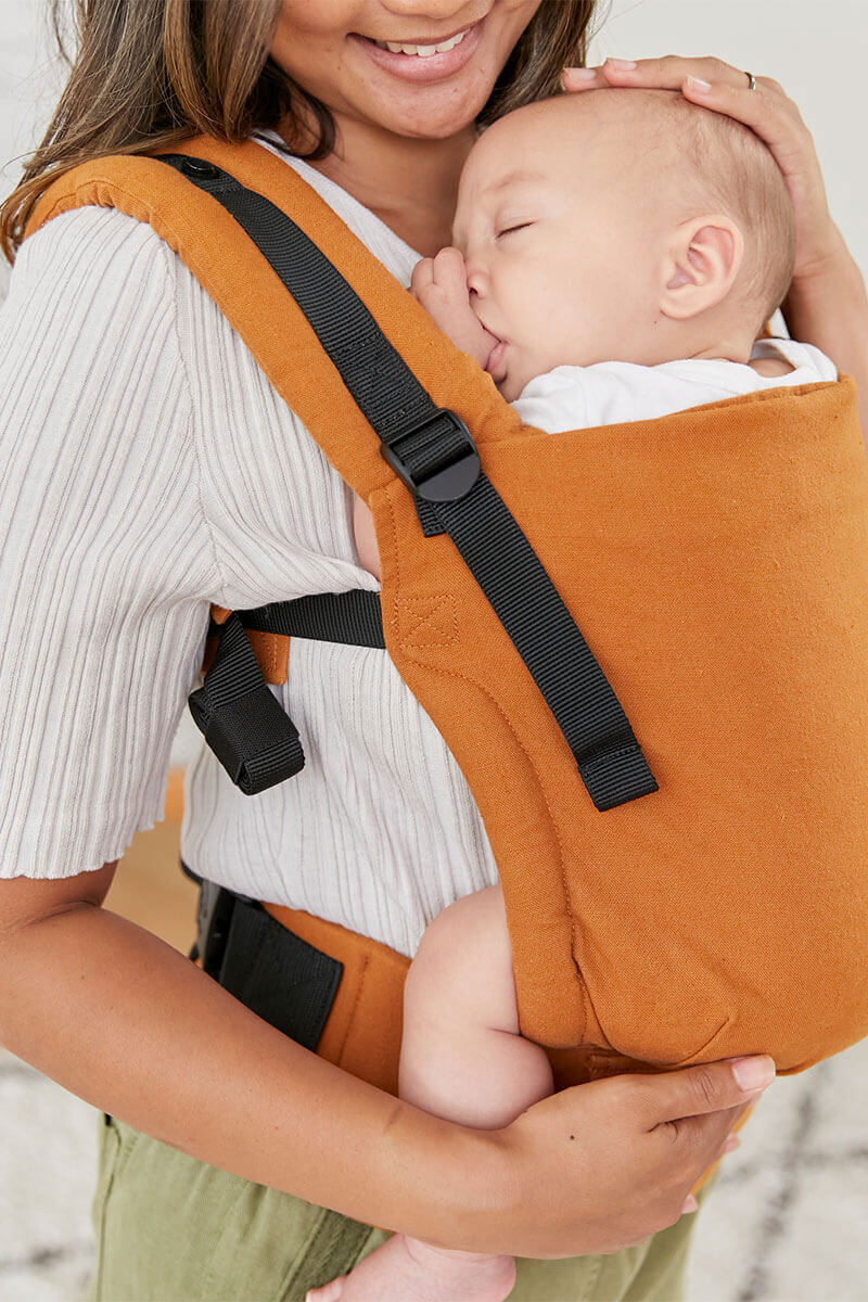 Amber hemp Free-to-Grow soft baby carrier